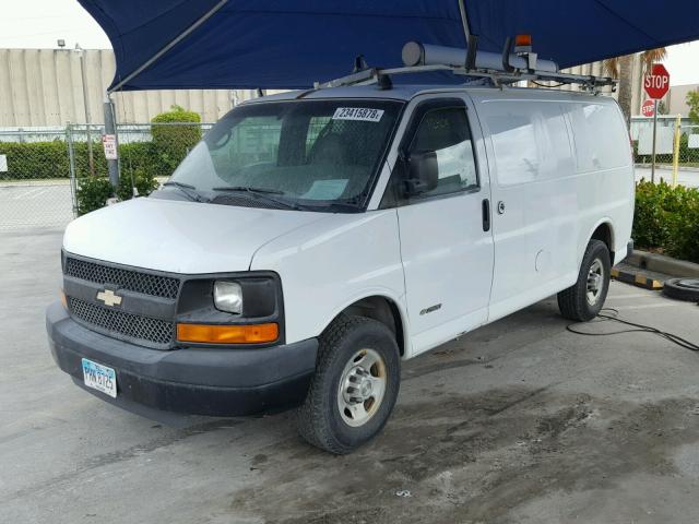 1GCGG25V961172329 - 2006 CHEVROLET EXPRESS G2 WHITE photo 2