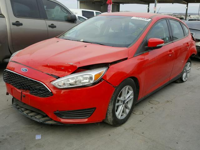 1FADP3K23HL246781 - 2017 FORD FOCUS SE RED photo 2