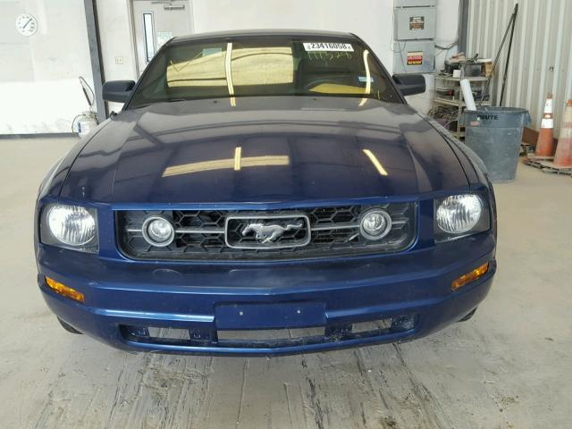 1ZVHT80N495111328 - 2009 FORD MUSTANG BLUE photo 9