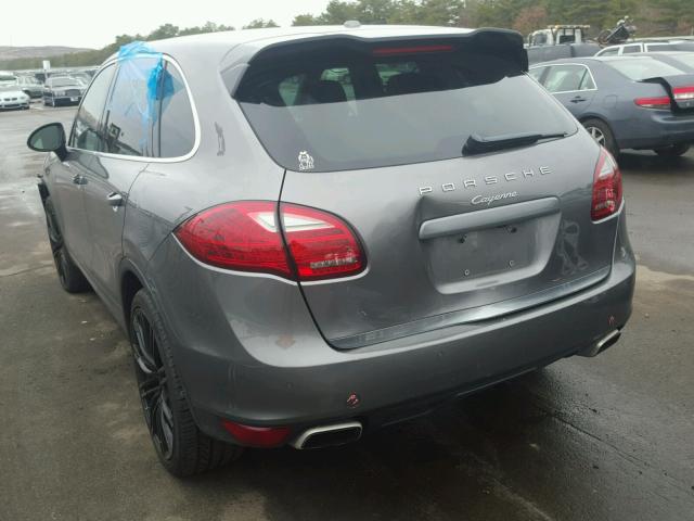 WP1AA2A23CLA05028 - 2012 PORSCHE CAYENNE GRAY photo 3