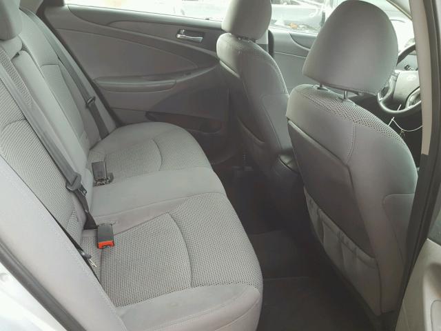 5NPEB4AC6BH200449 - 2011 HYUNDAI SONATA GLS SILVER photo 6