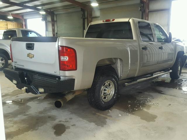 1GCHC236X7F508795 - 2007 CHEVROLET SILVERADO SILVER photo 4