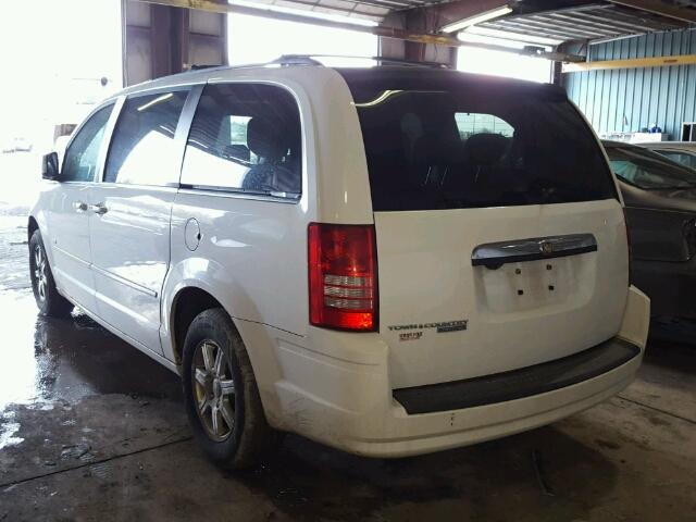 2A8HR54P58R790726 - 2008 CHRYSLER TOWN & COU WHITE photo 3