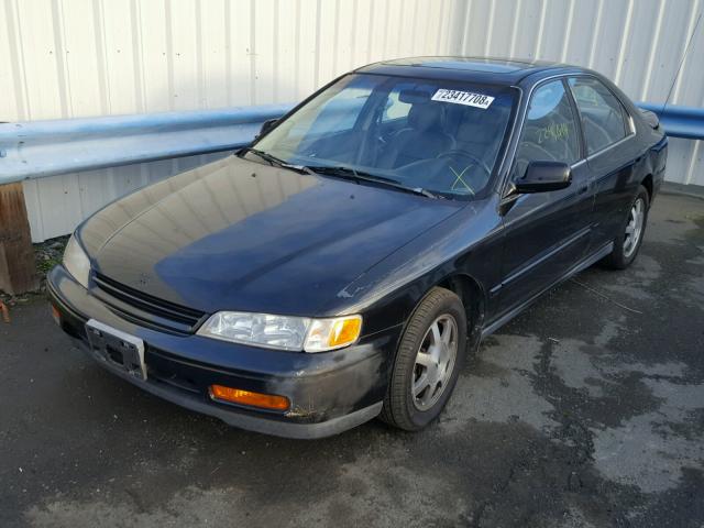 1HGCD566XSA145703 - 1995 HONDA ACCORD EX BLACK photo 2