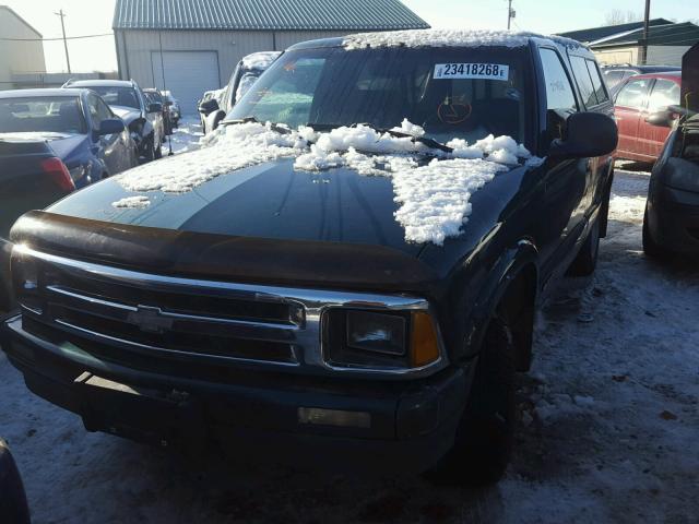 1GCCS1440VK186824 - 1997 CHEVROLET S TRUCK S1 GREEN photo 2