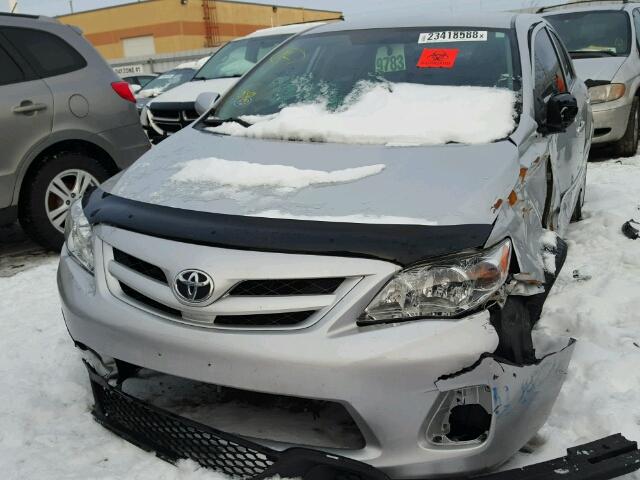 2T1BU4EE1DC035876 - 2013 TOYOTA COROLLA BA SILVER photo 2