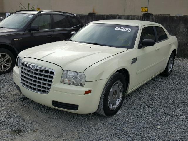 2C3KA43R06H471002 - 2006 CHRYSLER 300 CREAM photo 2