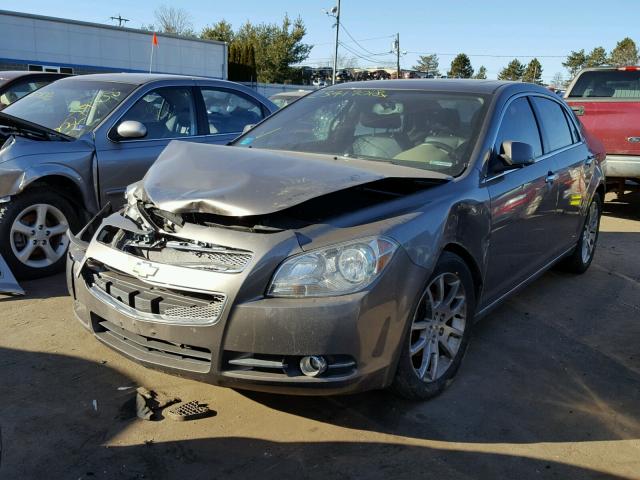 1G1ZE5E18BF222804 - 2011 CHEVROLET MALIBU LTZ SILVER photo 2