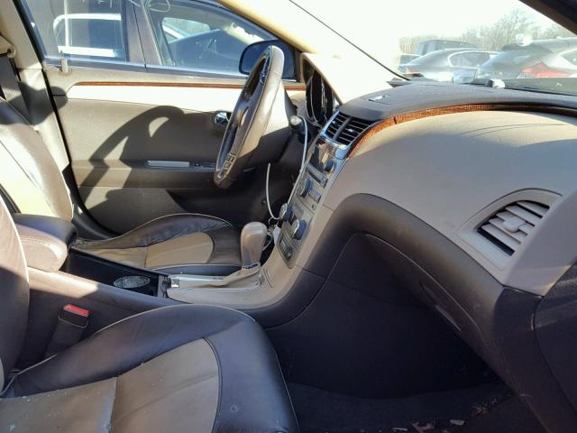 1G1ZE5E18BF222804 - 2011 CHEVROLET MALIBU LTZ 银色 照片 5