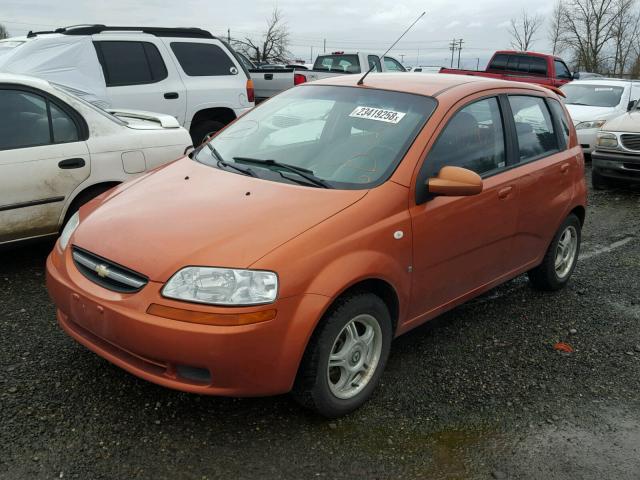 KL1TD666X8B073027 - 2008 CHEVROLET AVEO BASE ORANGE photo 2