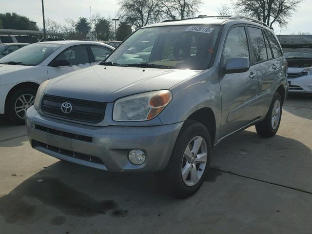 JTEHD20V150067465 - 2005 TOYOTA RAV4 SILVER photo 2