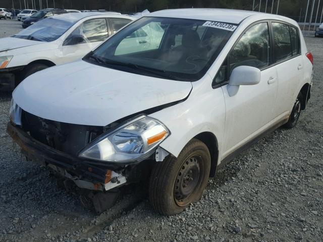 3N1BC13E19L396116 - 2009 NISSAN VERSA S WHITE photo 2