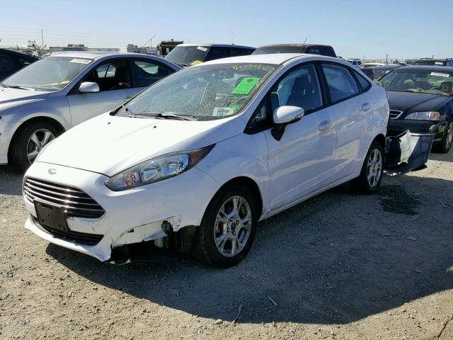 3FADP4BJXFM158920 - 2015 FORD FIESTA SE WHITE photo 2