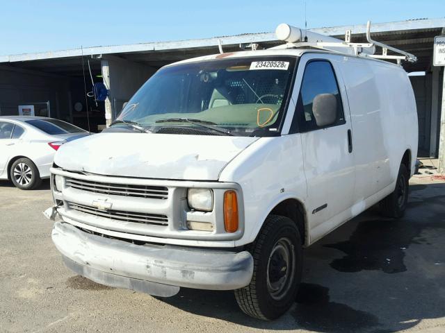 1GCGG25R5X1084608 - 1999 CHEVROLET EXPRESS G2 WHITE photo 2