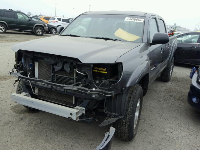 3TMMU4FN8EM066672 - 2014 TOYOTA TACOMA DOU GRAY photo 2