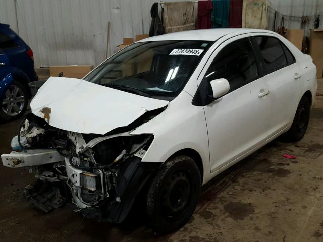 JTDBT923681210359 - 2008 TOYOTA YARIS WHITE photo 2