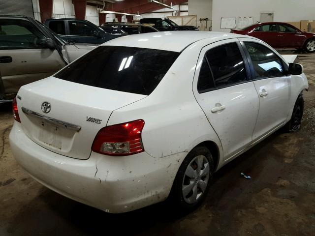 JTDBT923681210359 - 2008 TOYOTA YARIS WHITE photo 4