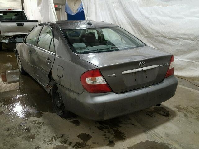 4T1BE30K32U528281 - 2002 TOYOTA CAMRY LE GRAY photo 3