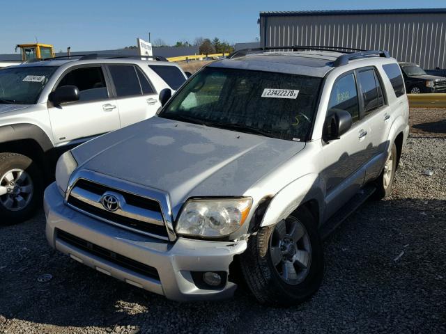 JTEZU14R460070518 - 2006 TOYOTA 4RUNNER SR SILVER photo 2