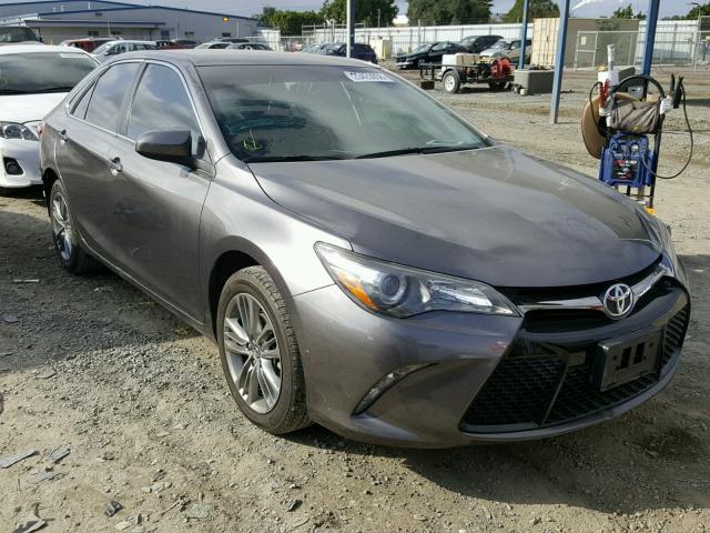 4T1BF1FK5GU116914 - 2016 TOYOTA CAMRY LE GRAY photo 1