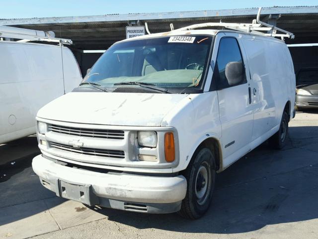 1GCFG25W111163427 - 2001 CHEVROLET EXPRESS G2 WHITE photo 2