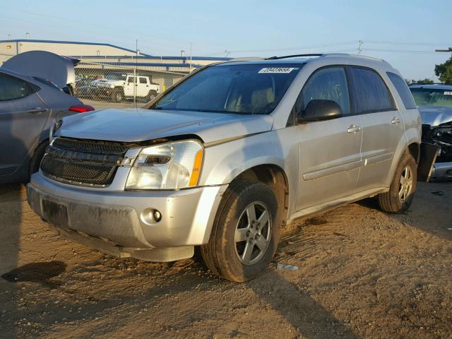 2CNDL73F456080608 - 2005 CHEVROLET EQUINOX LT SILVER photo 2