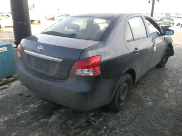 JTDBT923771015403 - 2007 TOYOTA YARIS GRAY photo 4