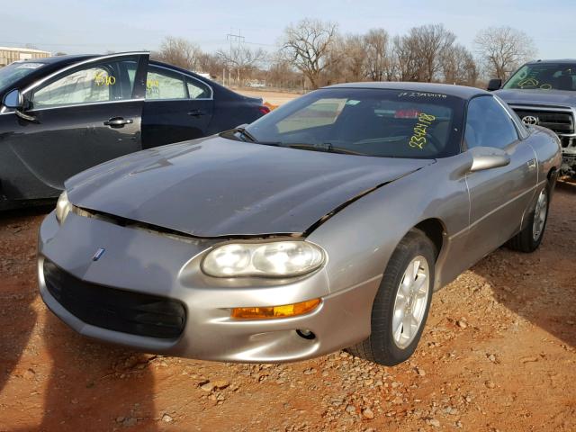 2G1FP22K812127443 - 2001 CHEVROLET CAMARO SILVER photo 2