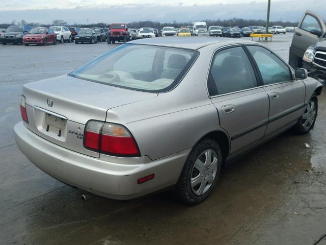 1HGCD5630VA238708 - 1997 HONDA ACCORD LX SILVER photo 4