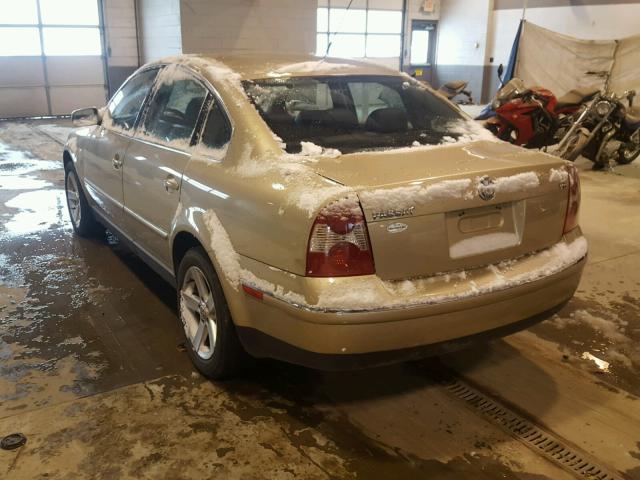 WVWRH63B44P045553 - 2004 VOLKSWAGEN PASSAT GLX GOLD photo 3