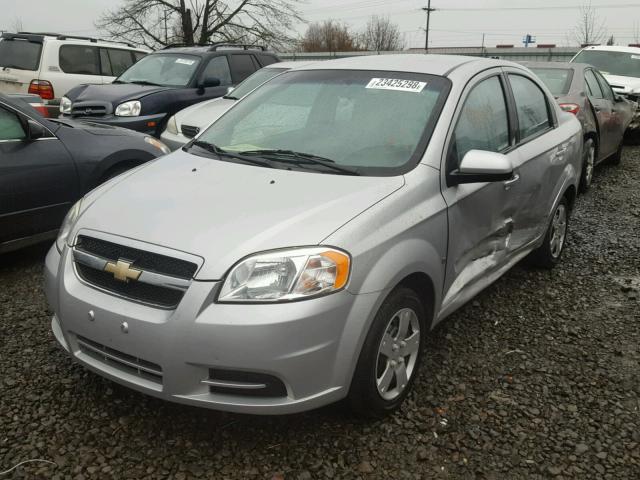 KL1TD56E89B602168 - 2009 CHEVROLET AVEO LS SILVER photo 2