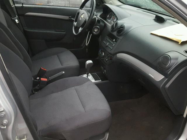 KL1TD56E89B602168 - 2009 CHEVROLET AVEO LS SILVER photo 5
