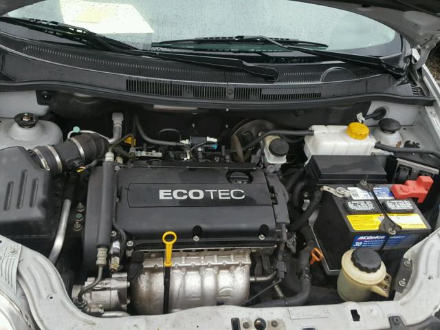 KL1TD56E89B602168 - 2009 CHEVROLET AVEO LS SILVER photo 7