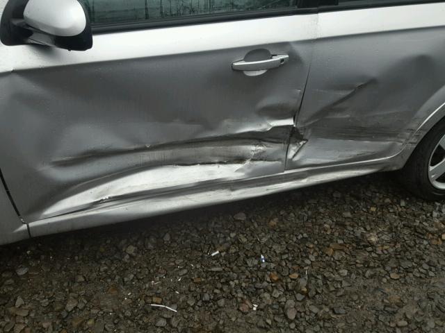 KL1TD56E89B602168 - 2009 CHEVROLET AVEO LS SILVER photo 9