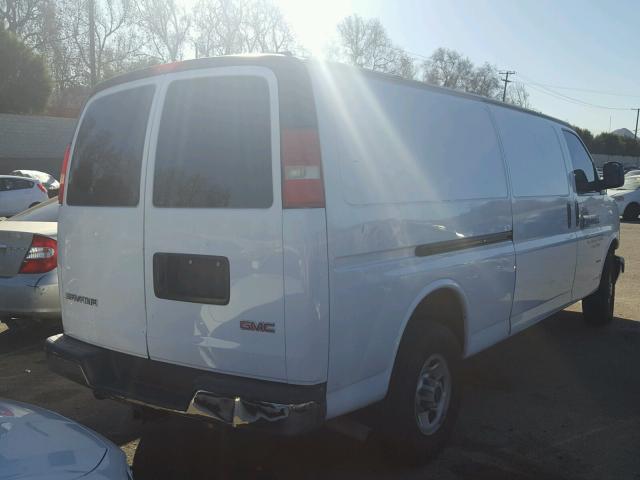 1GTHG392271154525 - 2007 GMC SAVANA G35 WHITE photo 4