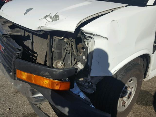 1GTHG392271154525 - 2007 GMC SAVANA G35 WHITE photo 9