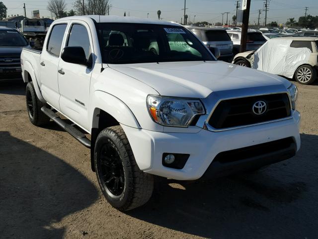 5TFJU4GN8FX074901 - 2015 TOYOTA TACOMA DOU WHITE photo 1