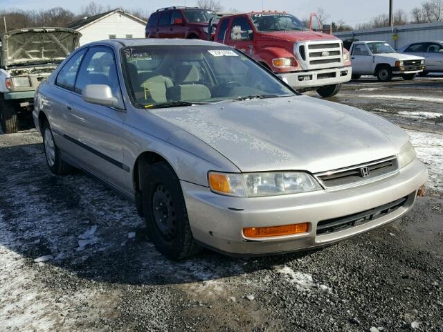 1HGCD723XTA016885 - 1996 HONDA ACCORD LX TAN photo 1