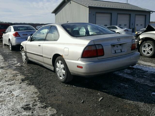 1HGCD723XTA016885 - 1996 HONDA ACCORD LX TAN photo 3