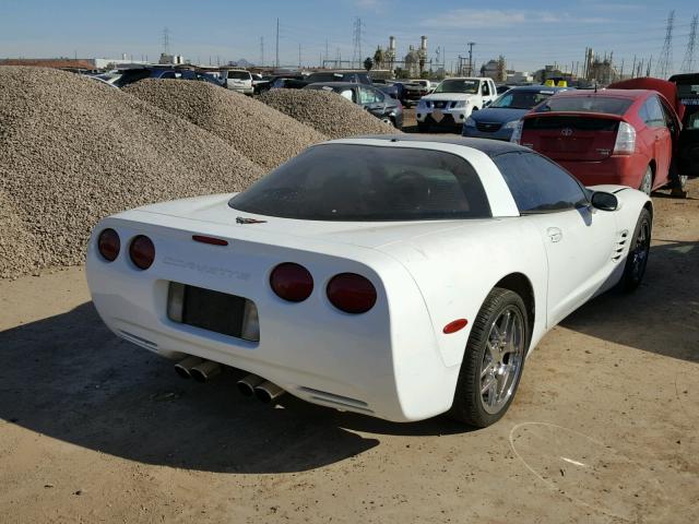 1G1YY22G1V5109359 - 1997 CHEVROLET CORVETTE WHITE photo 4