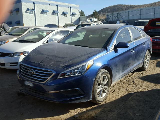 5NPE24AF7HH477081 - 2017 HYUNDAI SONATA SE BLUE photo 2