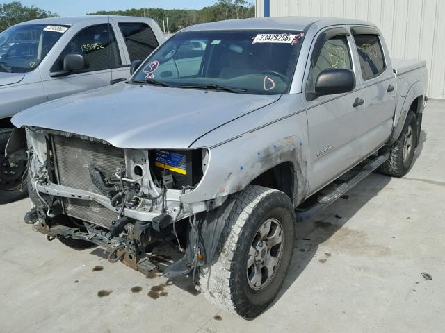 3TMJU62N86M026047 - 2006 TOYOTA TACOMA DOU SILVER photo 2