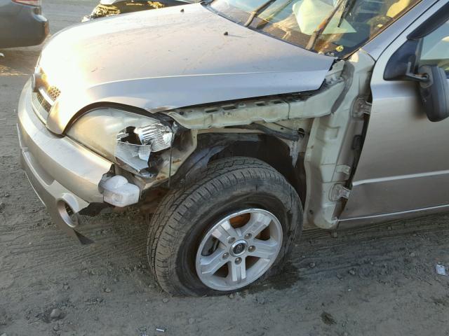 KNDJD733455484871 - 2005 KIA SORENTO EX BEIGE photo 9