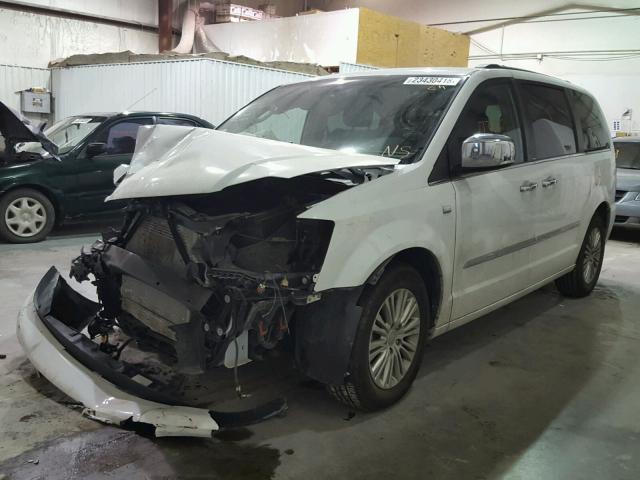 2C4RC1CG2ER300052 - 2014 CHRYSLER TOWN & COU WHITE photo 2