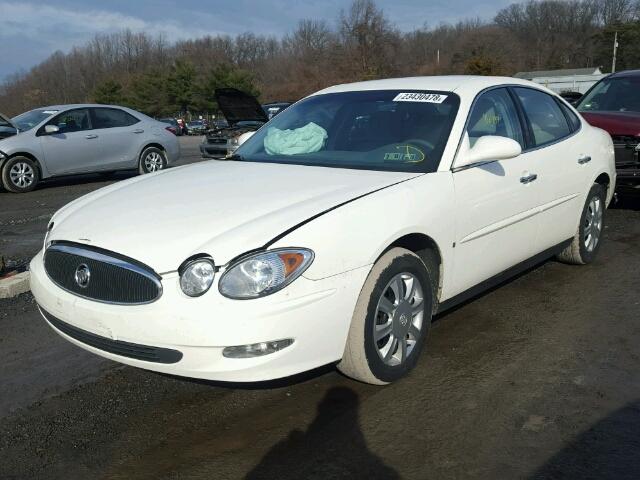 2G4WC552361238622 - 2006 BUICK LACROSSE C WHITE photo 2