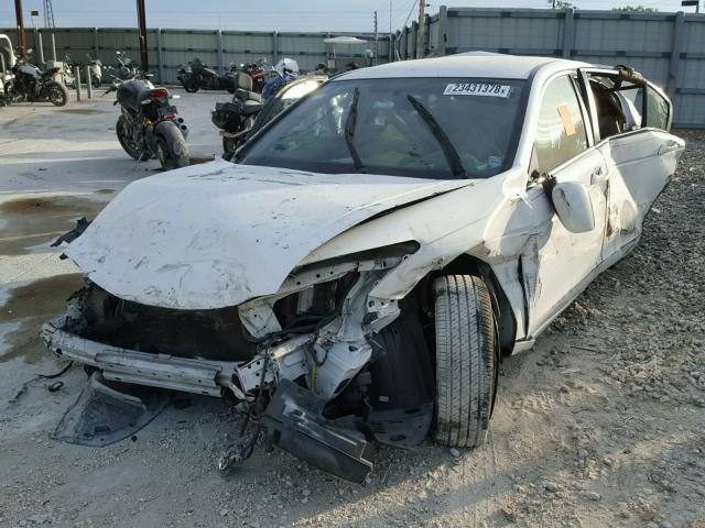 1HGCP26309A182779 - 2009 HONDA ACCORD LX WHITE photo 2