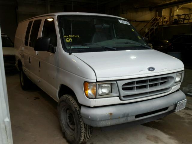 1FTSE34S22HB67102 - 2002 FORD ECONOLINE WHITE photo 1