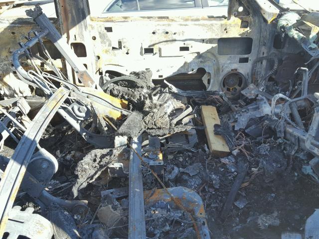 1GCJC33215F875764 - 2005 CHEVROLET SILVERADO BURN photo 5