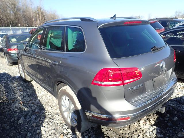 WVGEF7BP5HD006853 - 2017 VOLKSWAGEN TOUAREG SP GRAY photo 3