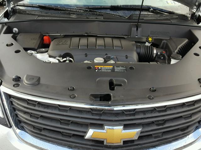 1GNKRFKD5HJ264510 - 2017 CHEVROLET TRAVERSE L SILVER photo 7